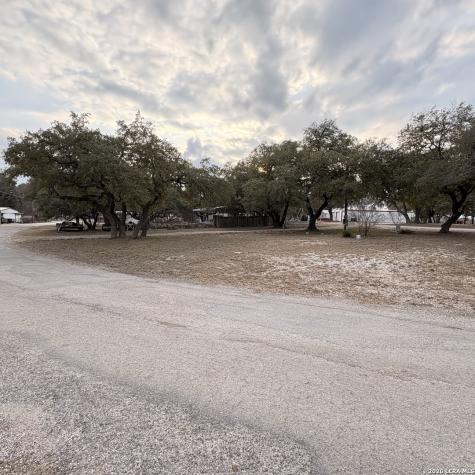 138 Lakeshore Drive S Bandera TX 78003