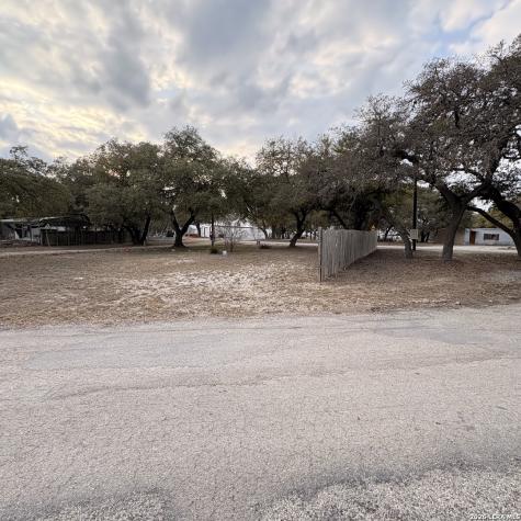 138 Lakeshore Drive S Bandera TX 78003