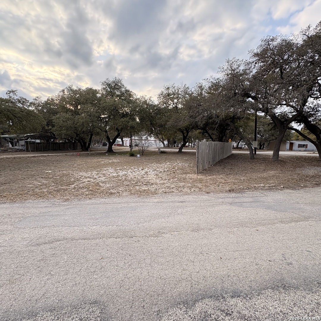 138 Lakeshore Drive S Bandera TX 78003