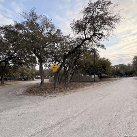 138 Lakeshore Drive S Bandera TX 78003
