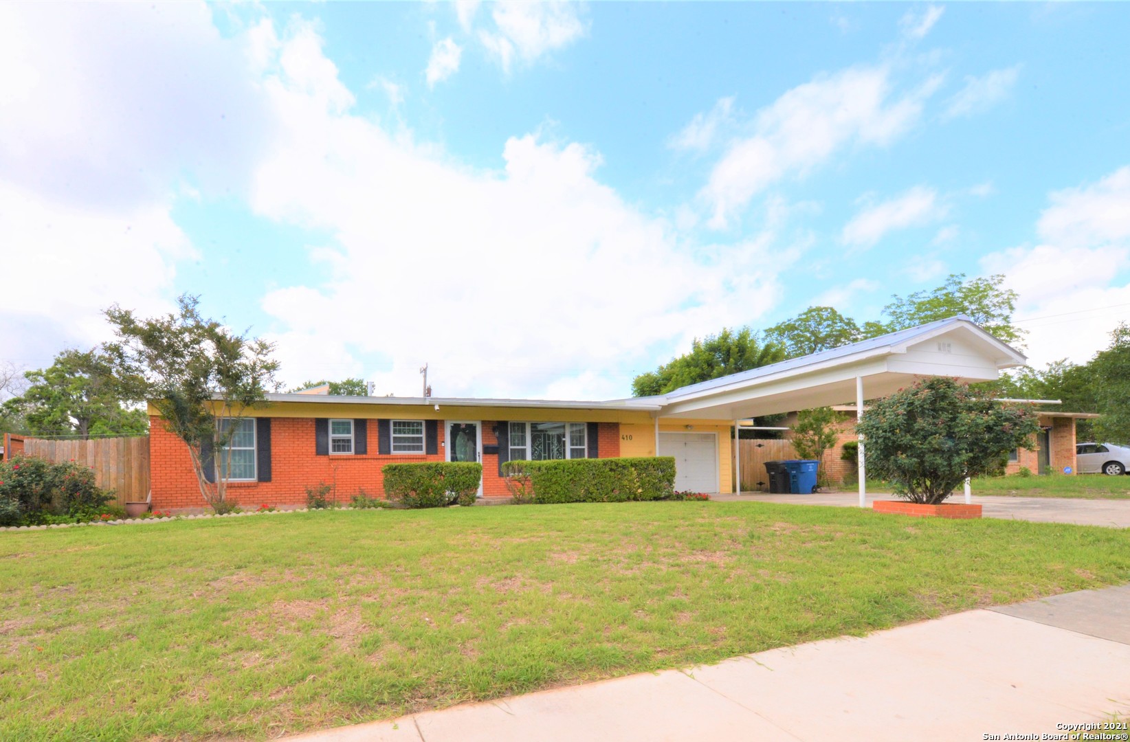410 E Rampart Drive San Antonio TX 78216