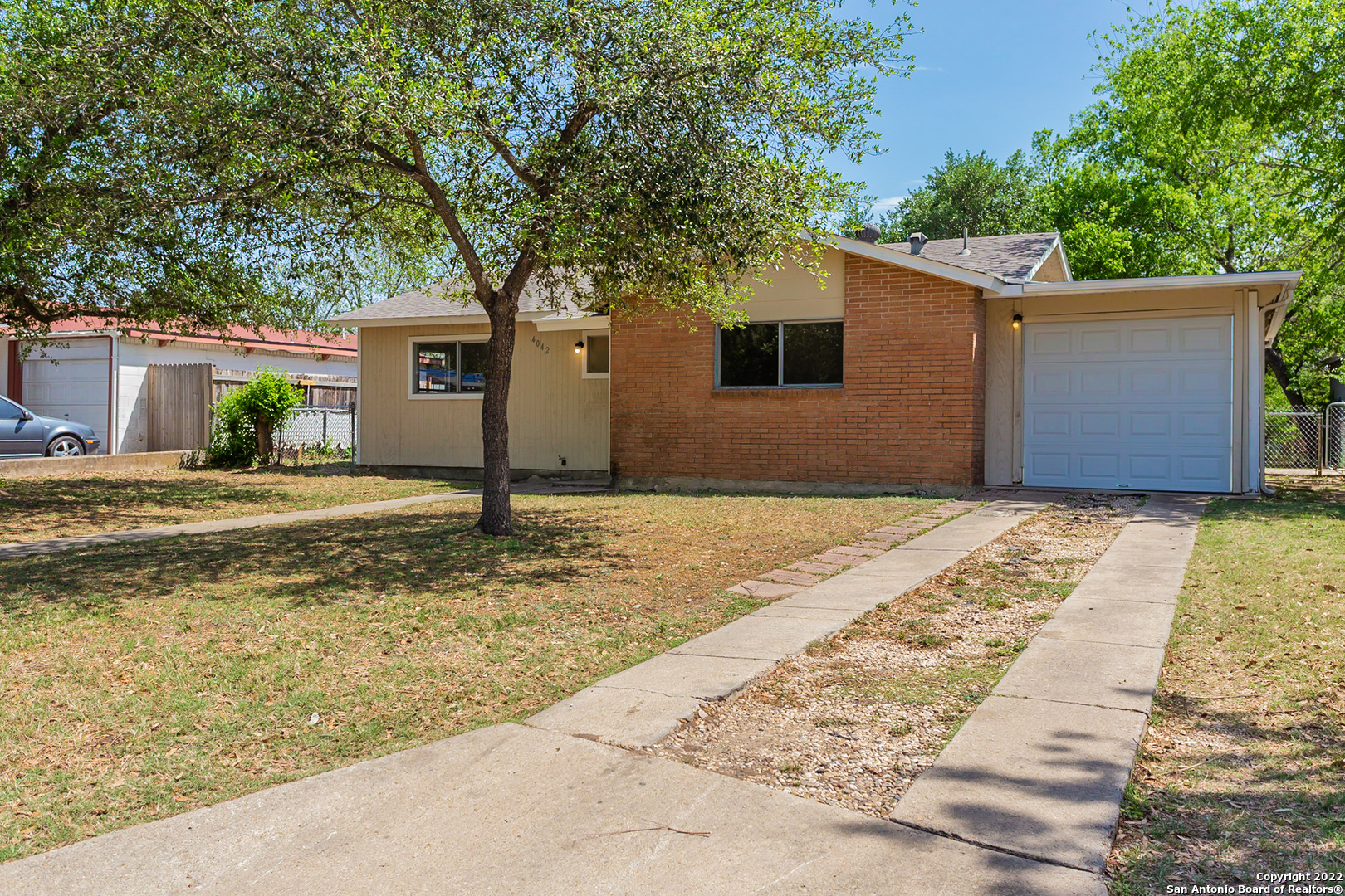 4042 Bikini Drive San Antonio TX 78218