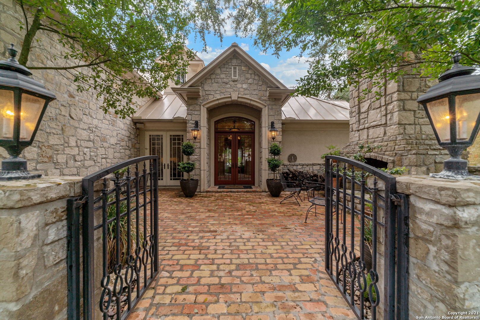 22 Oak Hill Place San Antonio TX 78229