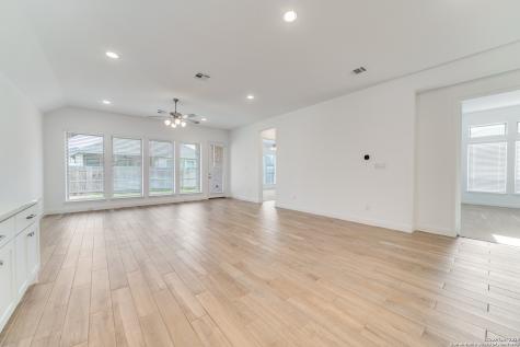 335 Alpine Lakes New Braunfels TX 78130