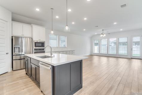 335 Alpine Lakes New Braunfels TX 78130
