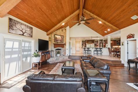 23232 Winter Oaks San Antonio TX 78260