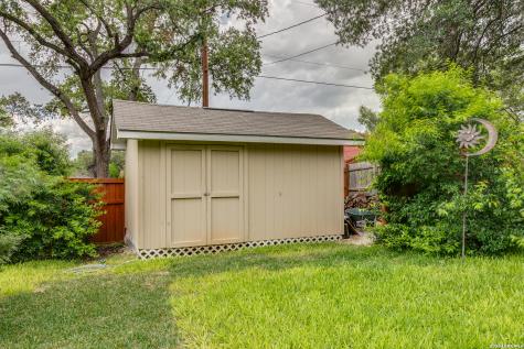 6003 Wildwind Windcrest TX 78239