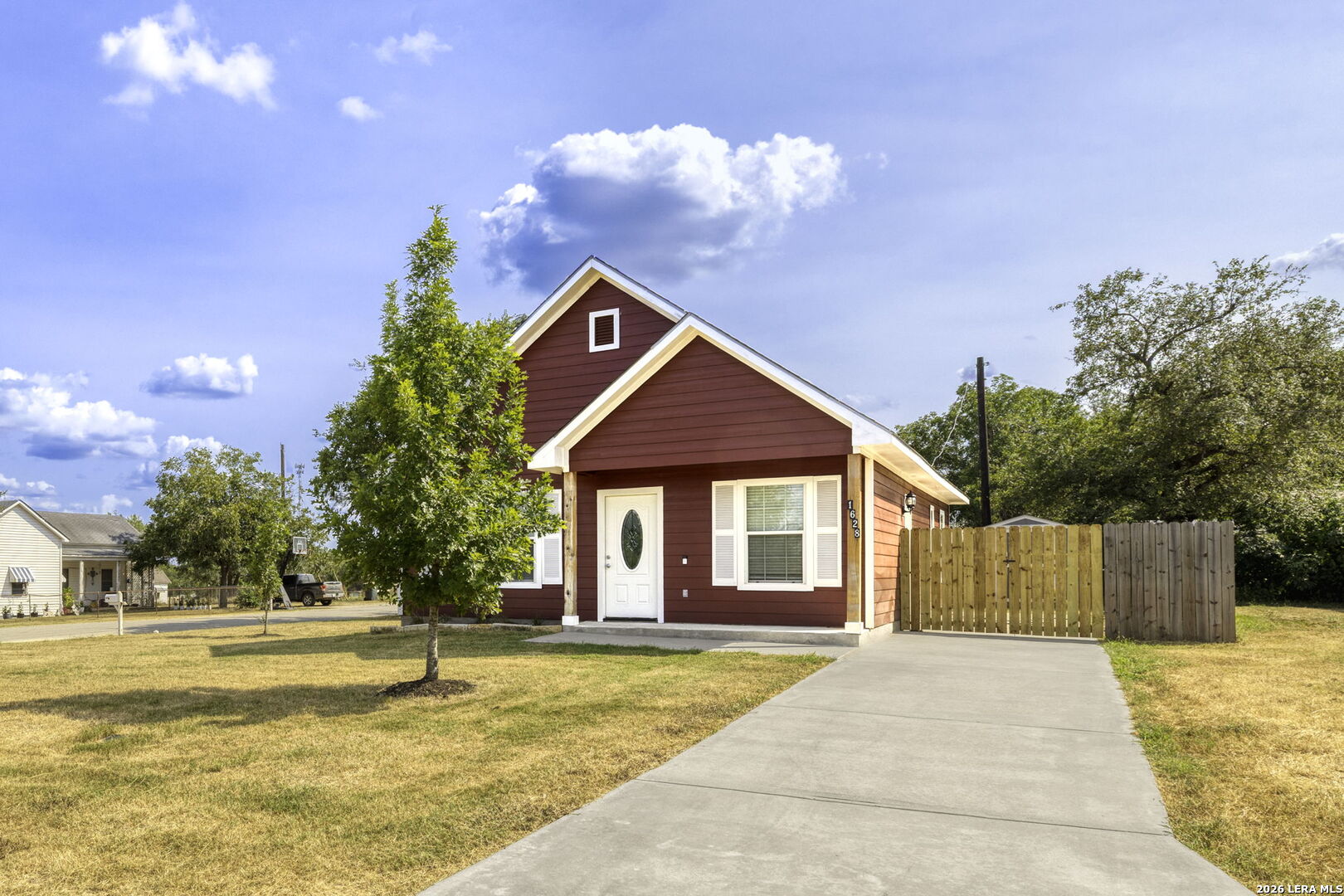 1628 Armstrong Luling TX 78648