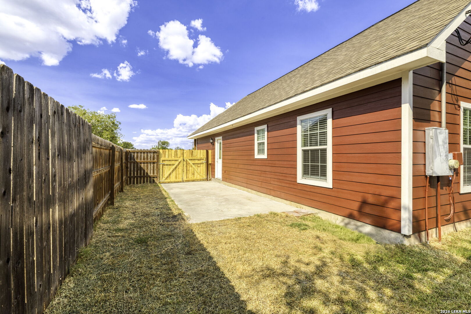 1628 Armstrong Luling TX 78648