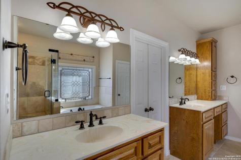 231 Stoney Brook Kerrville TX 78028