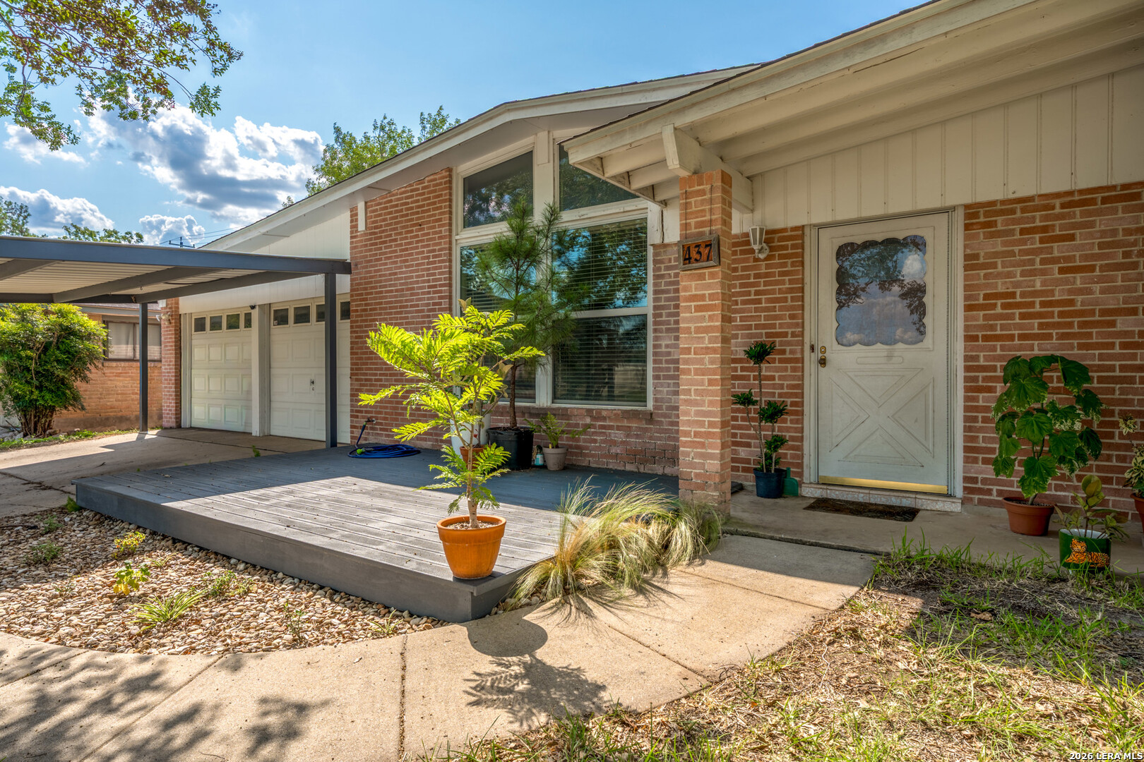 437 E Lindbergh Boulevard Universal City TX 78148