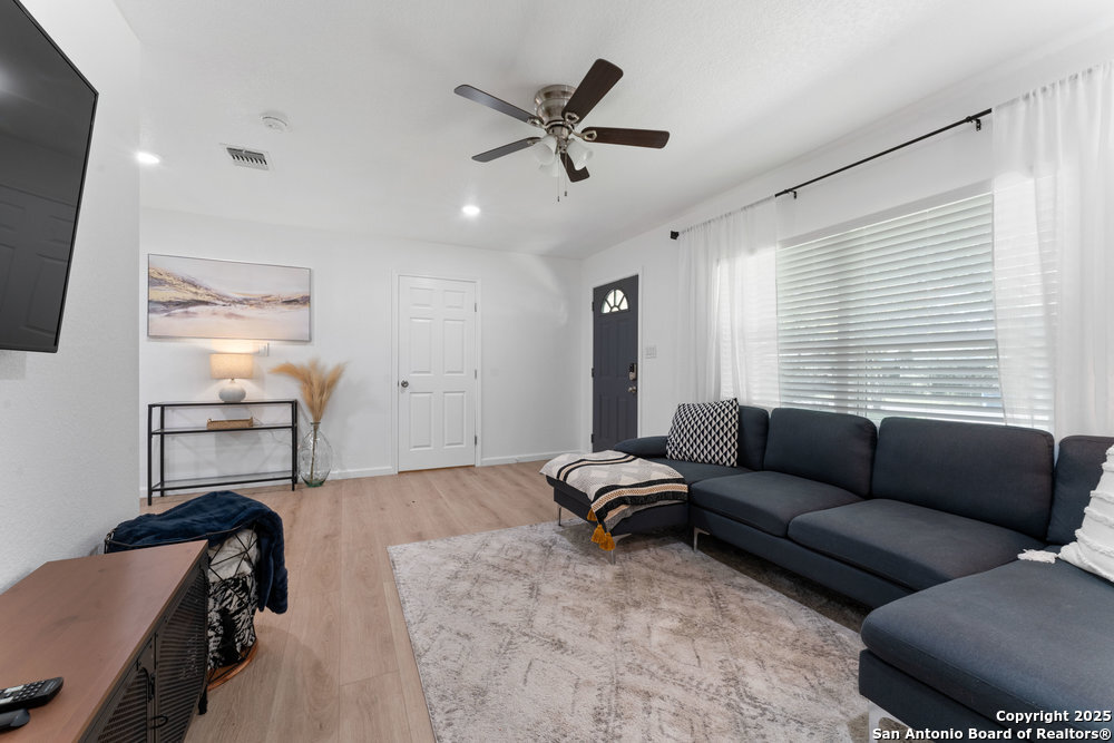 338 Tomrob Drive San Antonio TX 78220