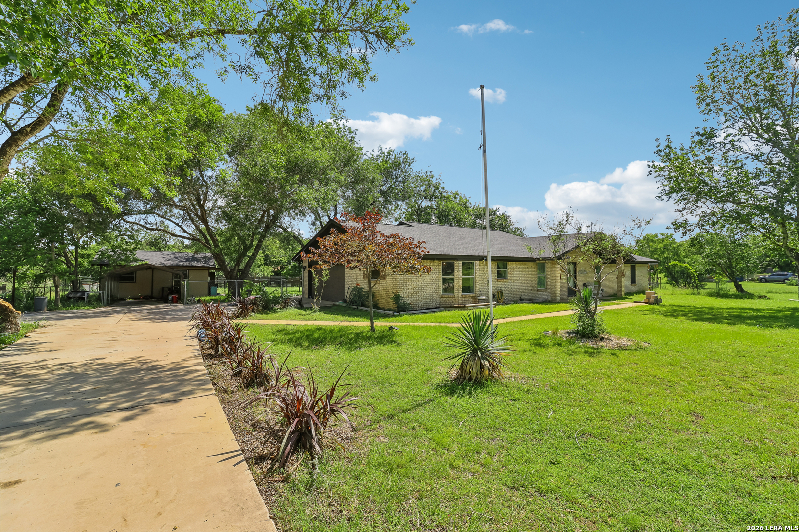 215 Deer Run Street Pleasanton TX 78064