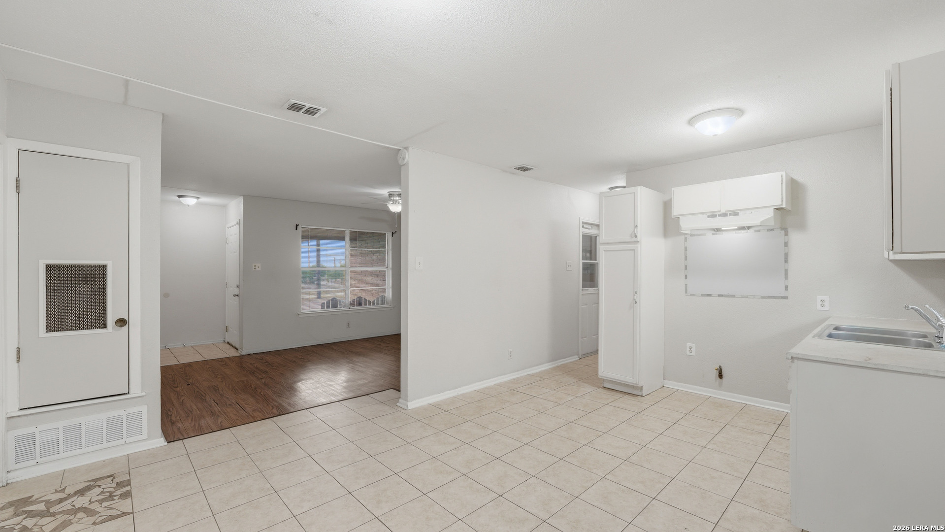 103 7th Street Converse TX 78109