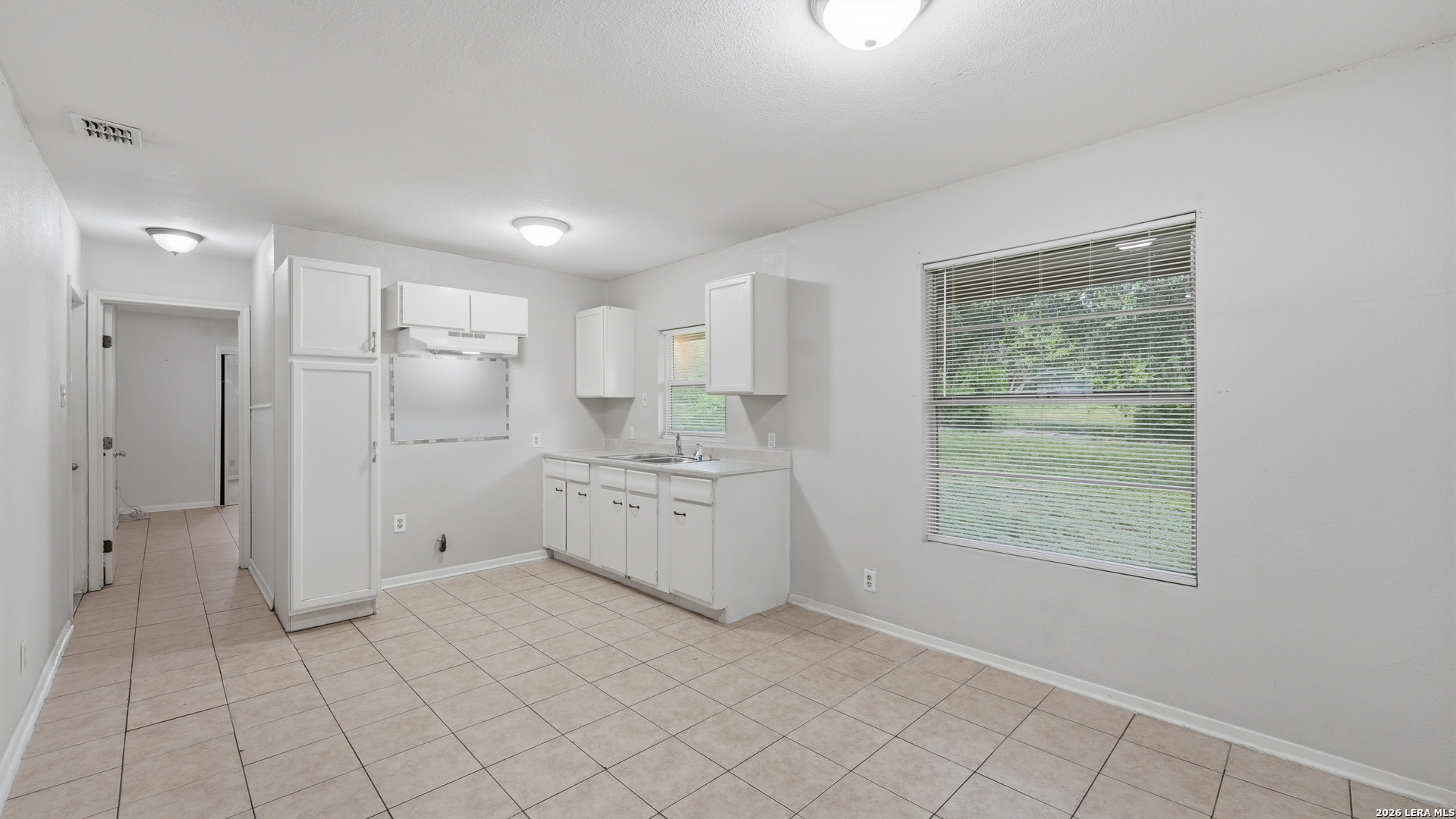 103 7th Street Converse TX 78109