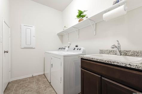 12102 Panhandle San Antonio TX 78254