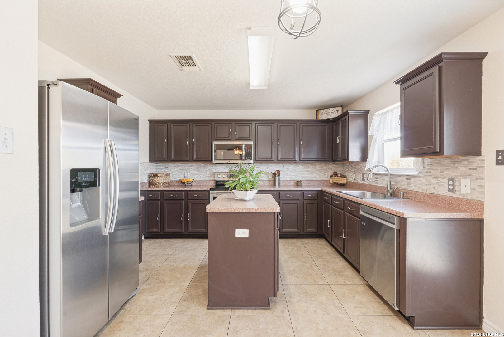 147 Woodstone Loop Cibolo TX 78108