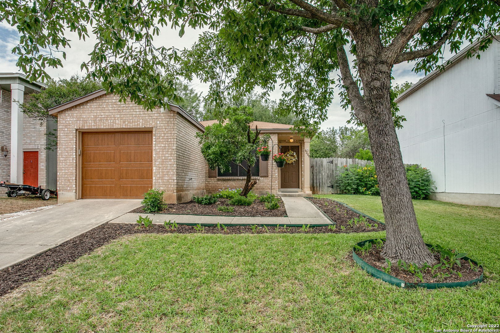 9209 Village Brown San Antonio TX 78250