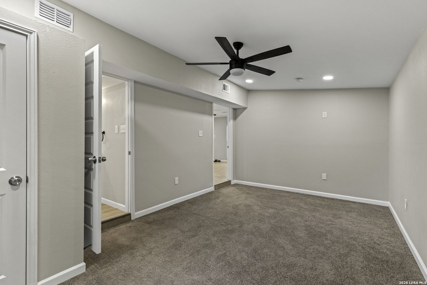 9810 Eveningway San Antonio TX 78233