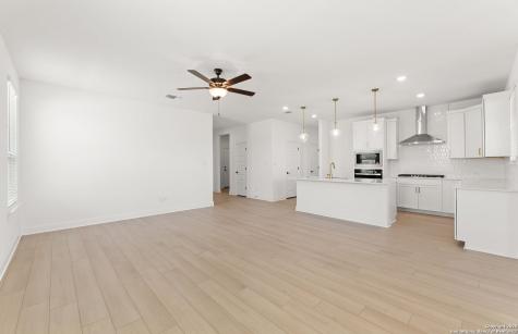 419 Nightingale Avenue Marion TX 78124
