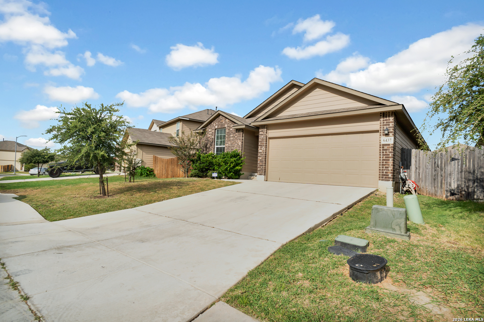 6437 N Hoffman Plain San Antonio TX 78252