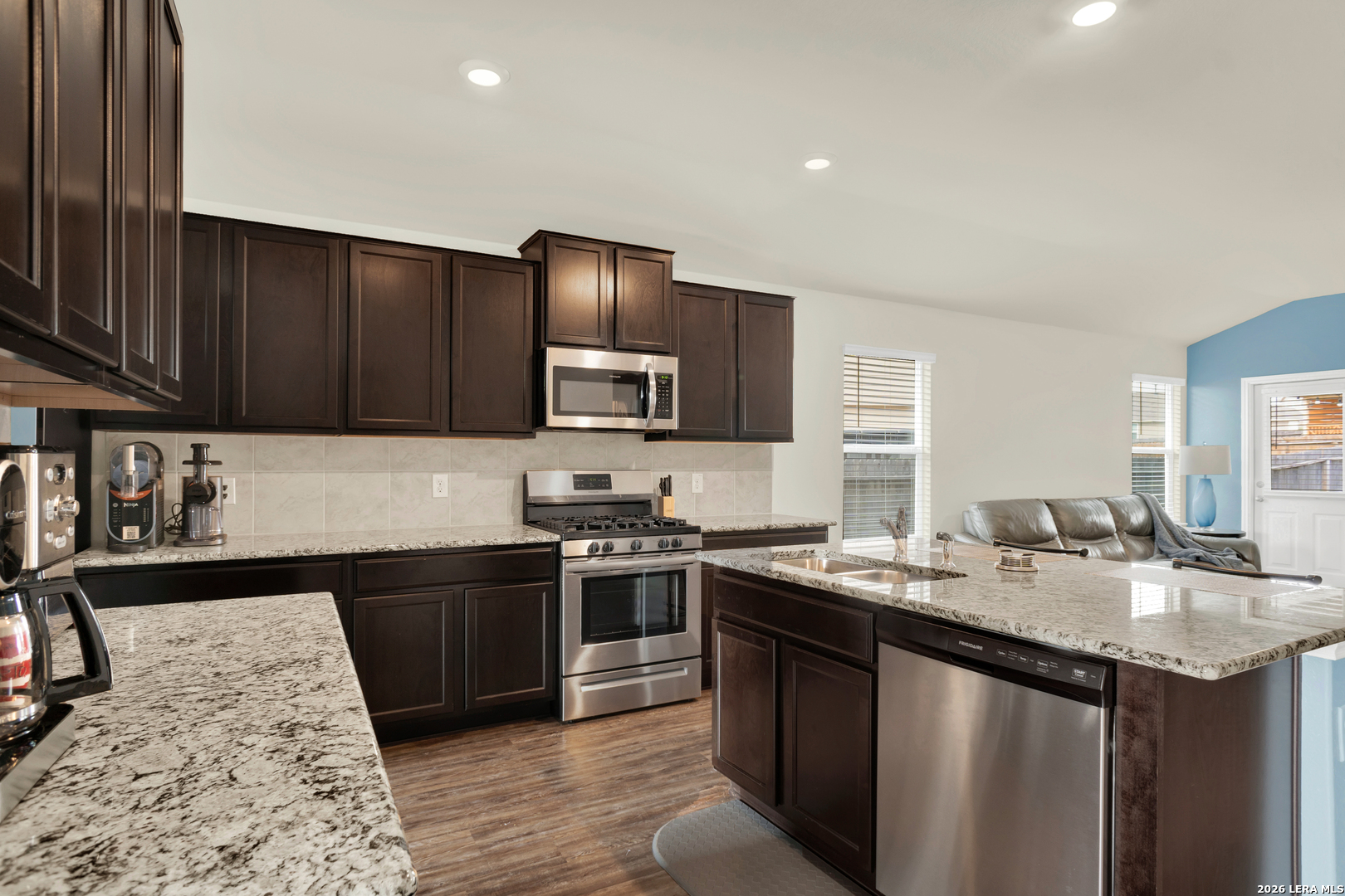 6437 N Hoffman Plain San Antonio TX 78252