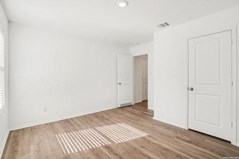 5439 Elm Valley San Antonio TX 78242