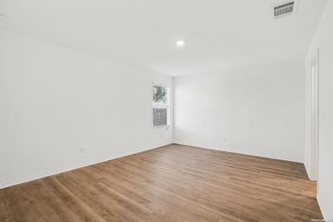 5439 Elm Valley San Antonio TX 78242