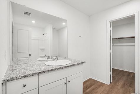 5439 Elm Valley San Antonio TX 78242