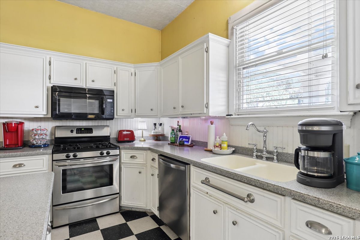 504 S Main Street Lockhart TX 78644