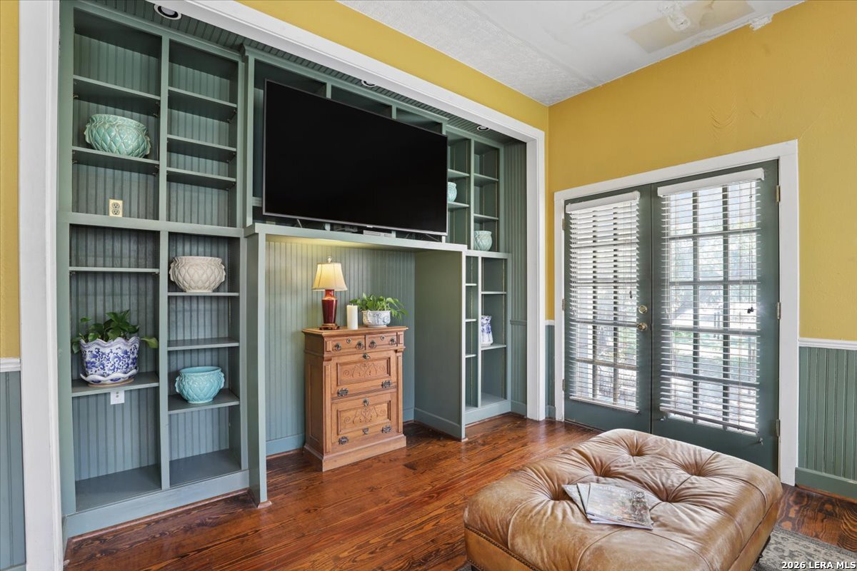 504 S Main Street Lockhart TX 78644