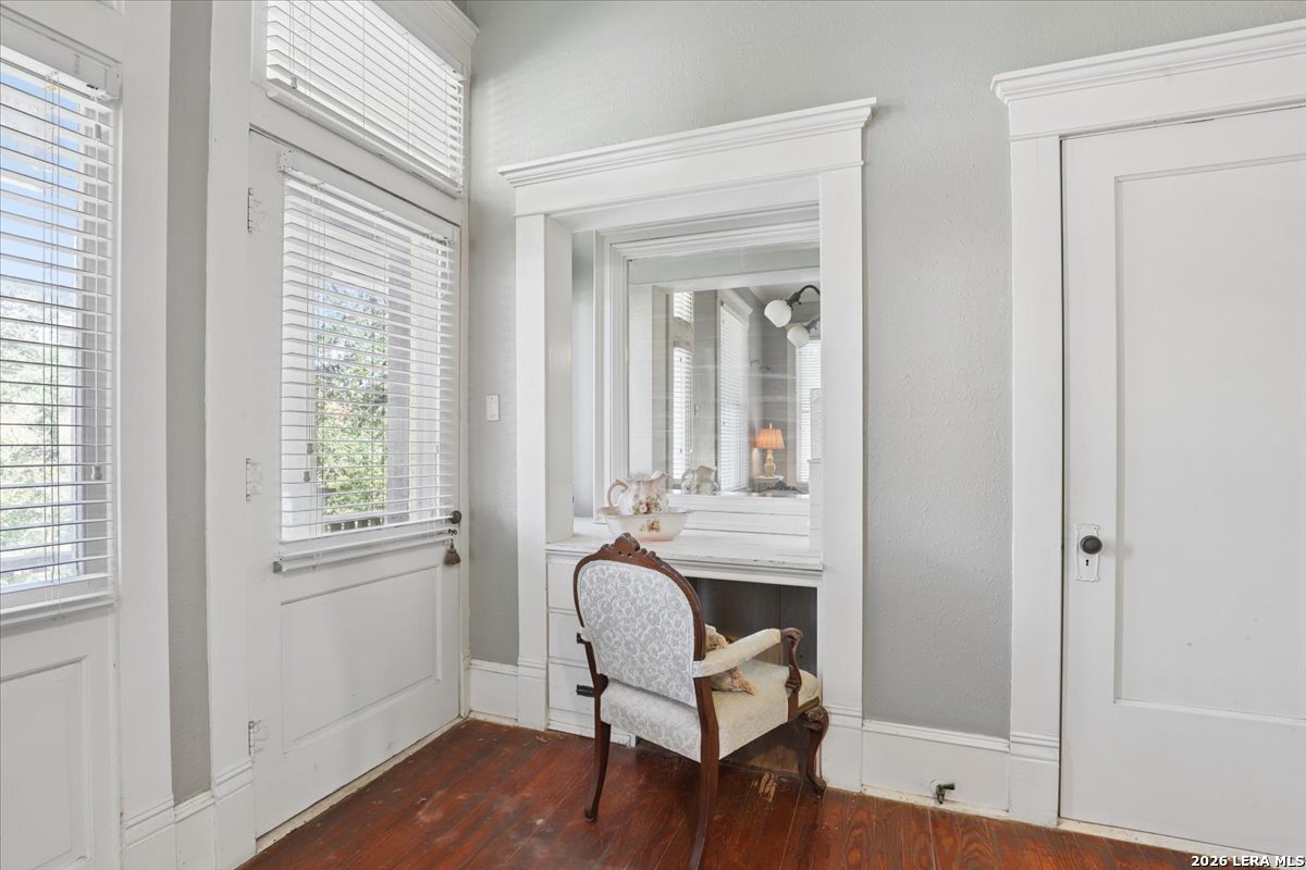 504 S Main Street Lockhart TX 78644