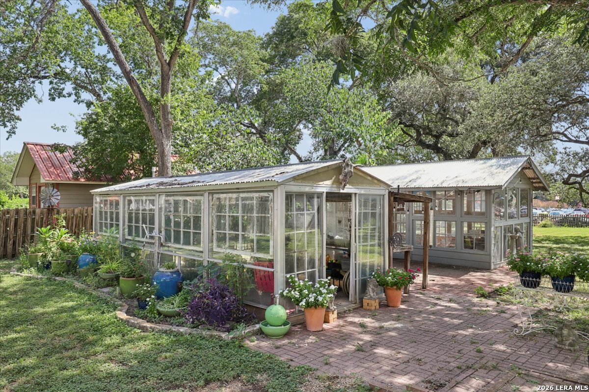 504 S Main Street Lockhart TX 78644