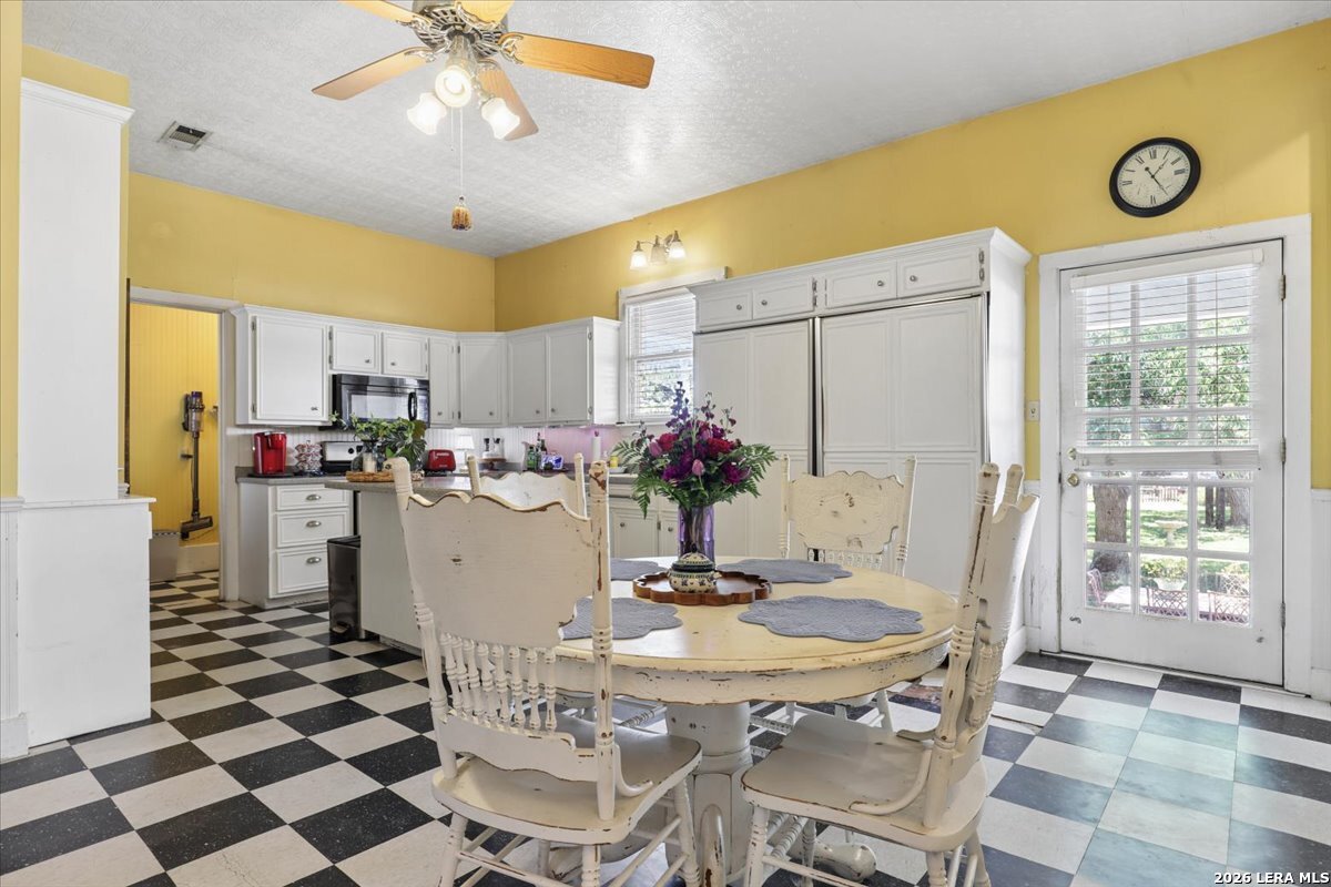 504 S Main Street Lockhart TX 78644