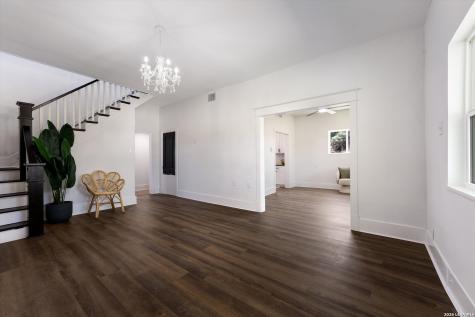 536 Commerce Street Pleasanton TX 78064