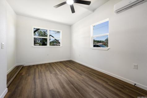 536 Commerce Street Pleasanton TX 78064