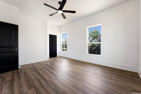 536 Commerce Street Pleasanton TX 78064