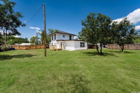 536 Commerce Street Pleasanton TX 78064