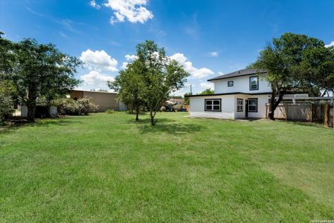 536 Commerce Street Pleasanton TX 78064