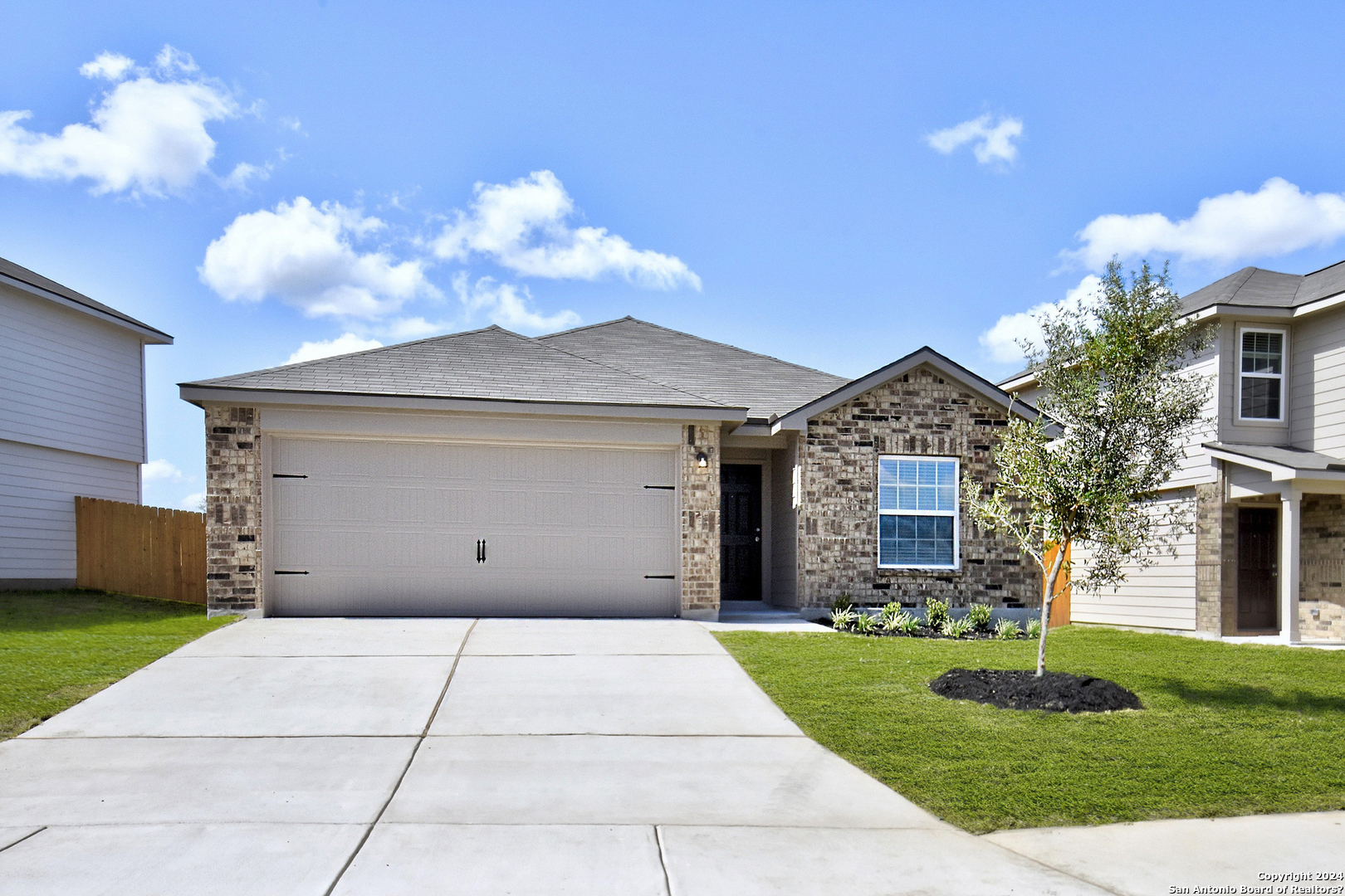 4007 Mistyrock Way Von Ormy TX 78073