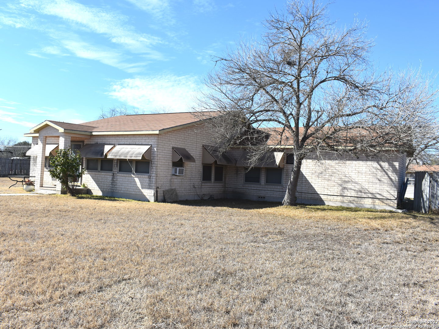 804 Fannin Street George West TX 78022