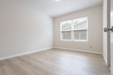 230 Ravenhill San Antonio TX 78214