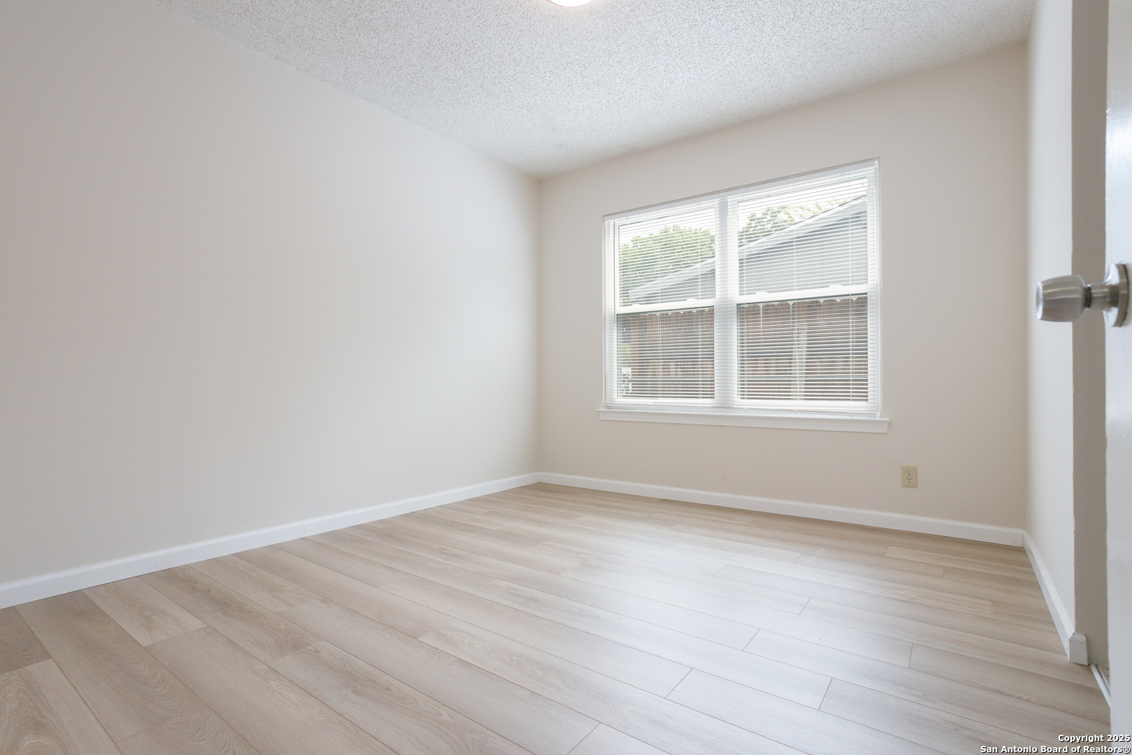 230 Ravenhill San Antonio TX 78214