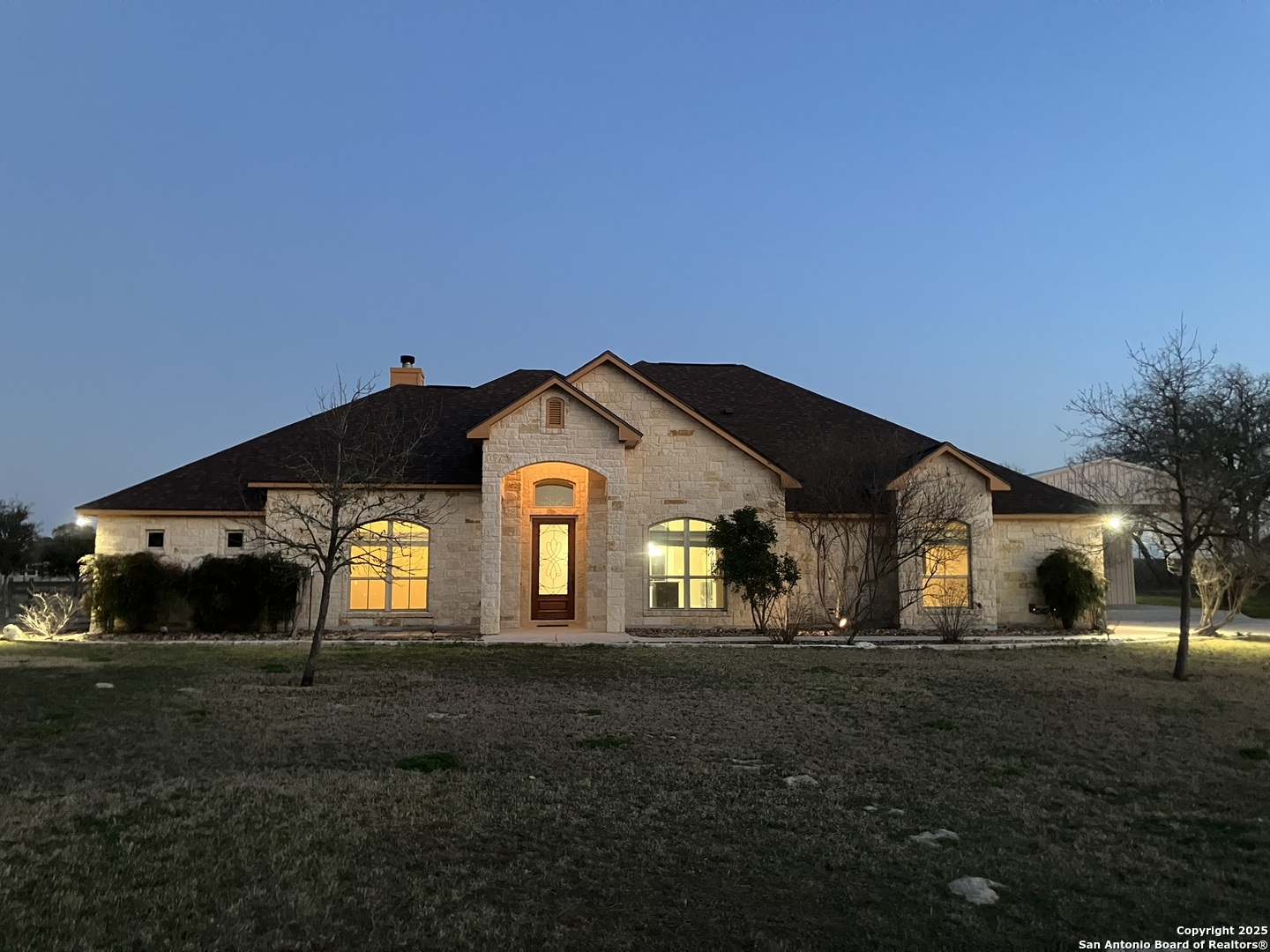 129 S Abrego Crossing Floresville TX 78114