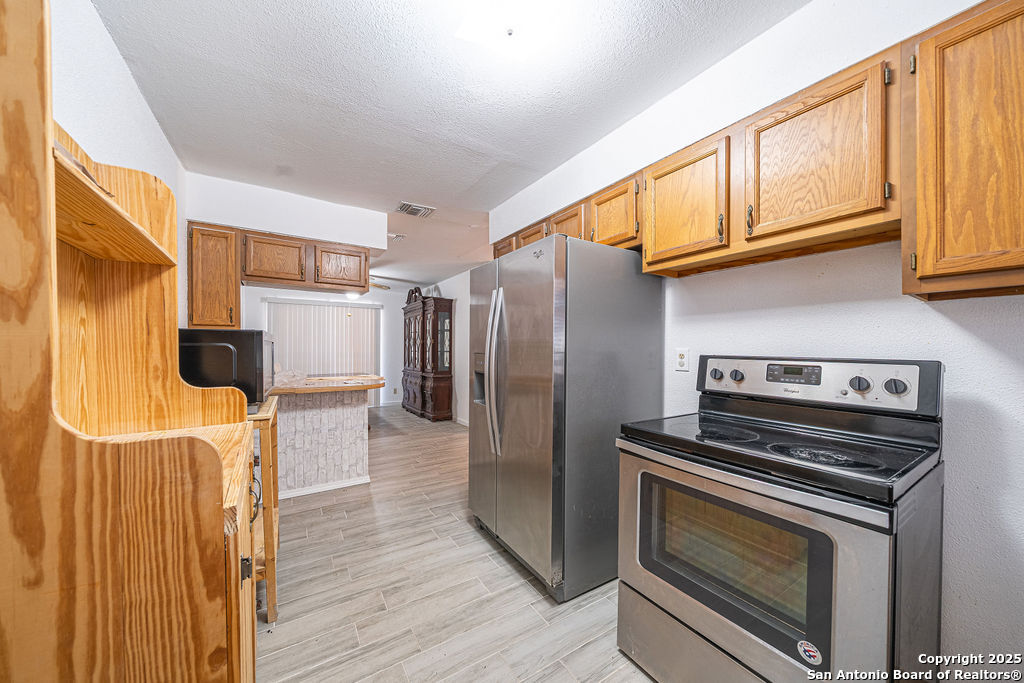 371 Lake Country Lakehills TX 78063