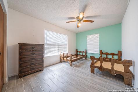 371 Lake Country Lakehills TX 78063