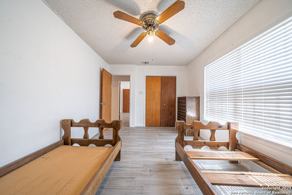 371 Lake Country Lakehills TX 78063
