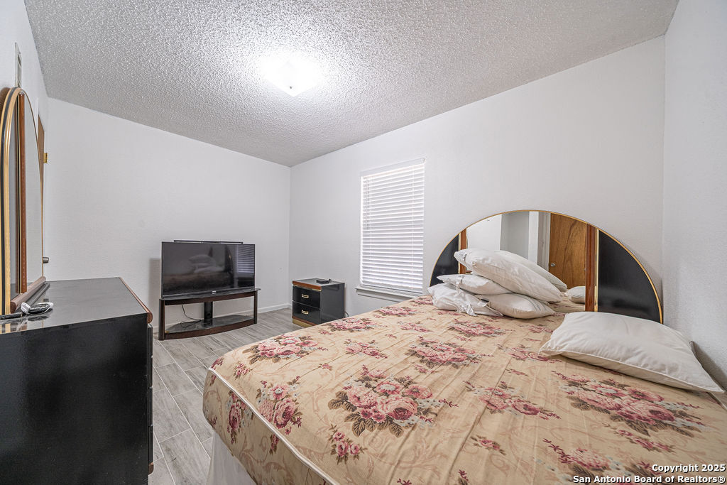 371 Lake Country Lakehills TX 78063