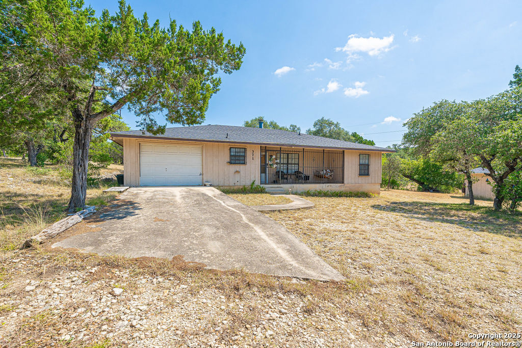 371 Lake Country Lakehills TX 78063