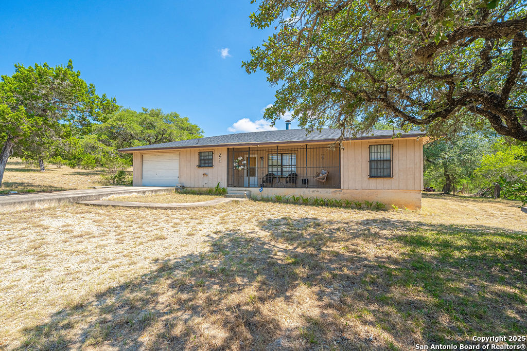 371 Lake Country Lakehills TX 78063